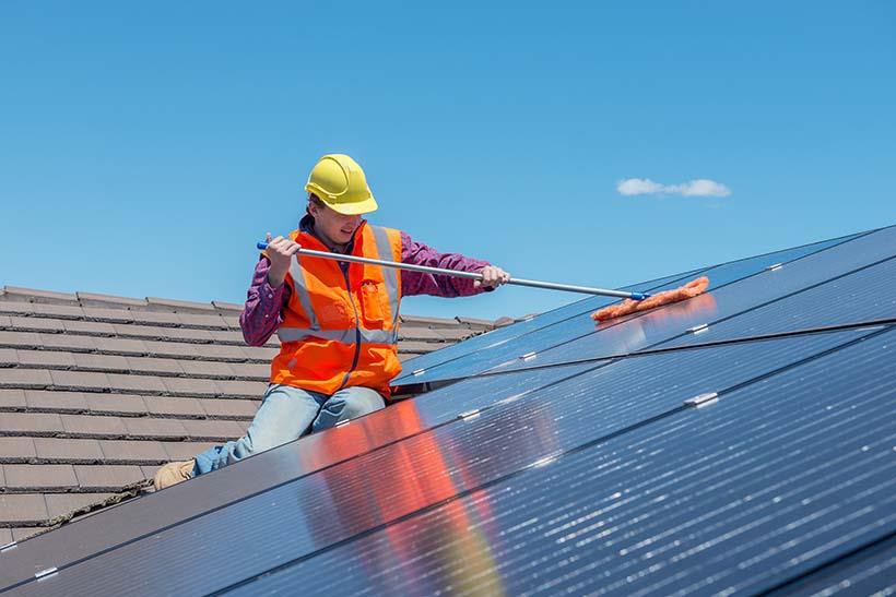 Ako udržiavať systém solárneho panela po celý rok How To Maintain Your Solar Panel System Year Round